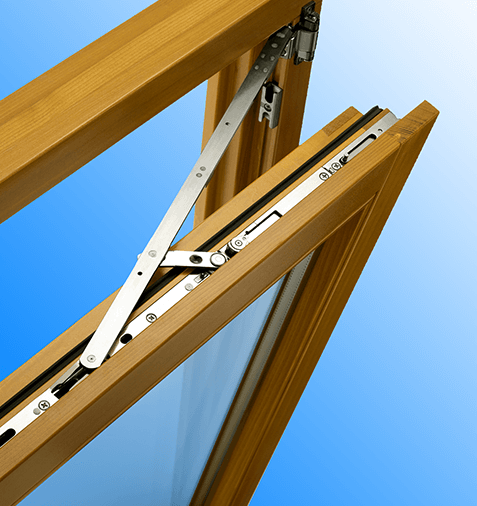 Почему не стоит делать регулировку деревянного окна самостоятельно